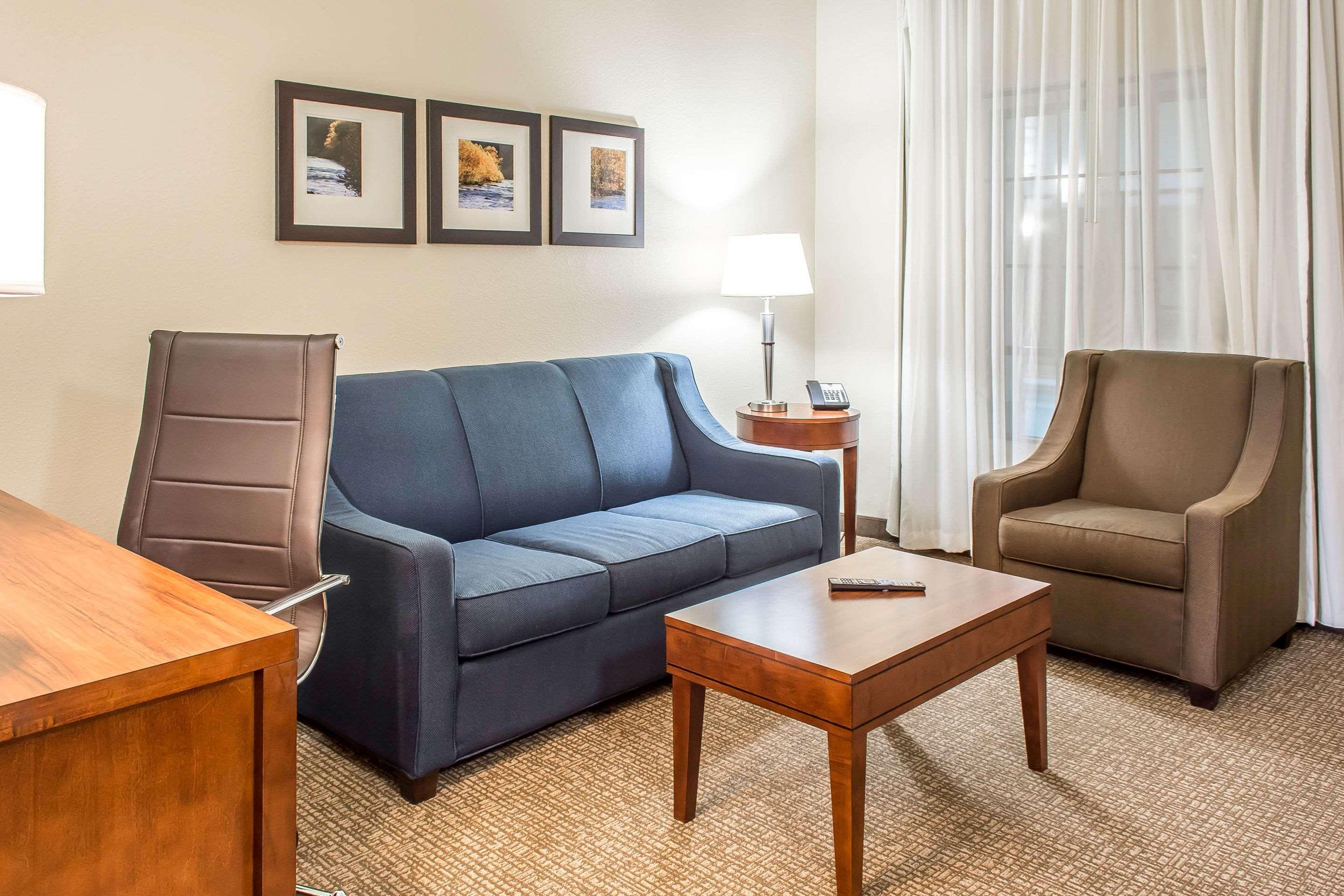 Comfort Suites Near Potomac Mills Woodbridge Bagian luar foto