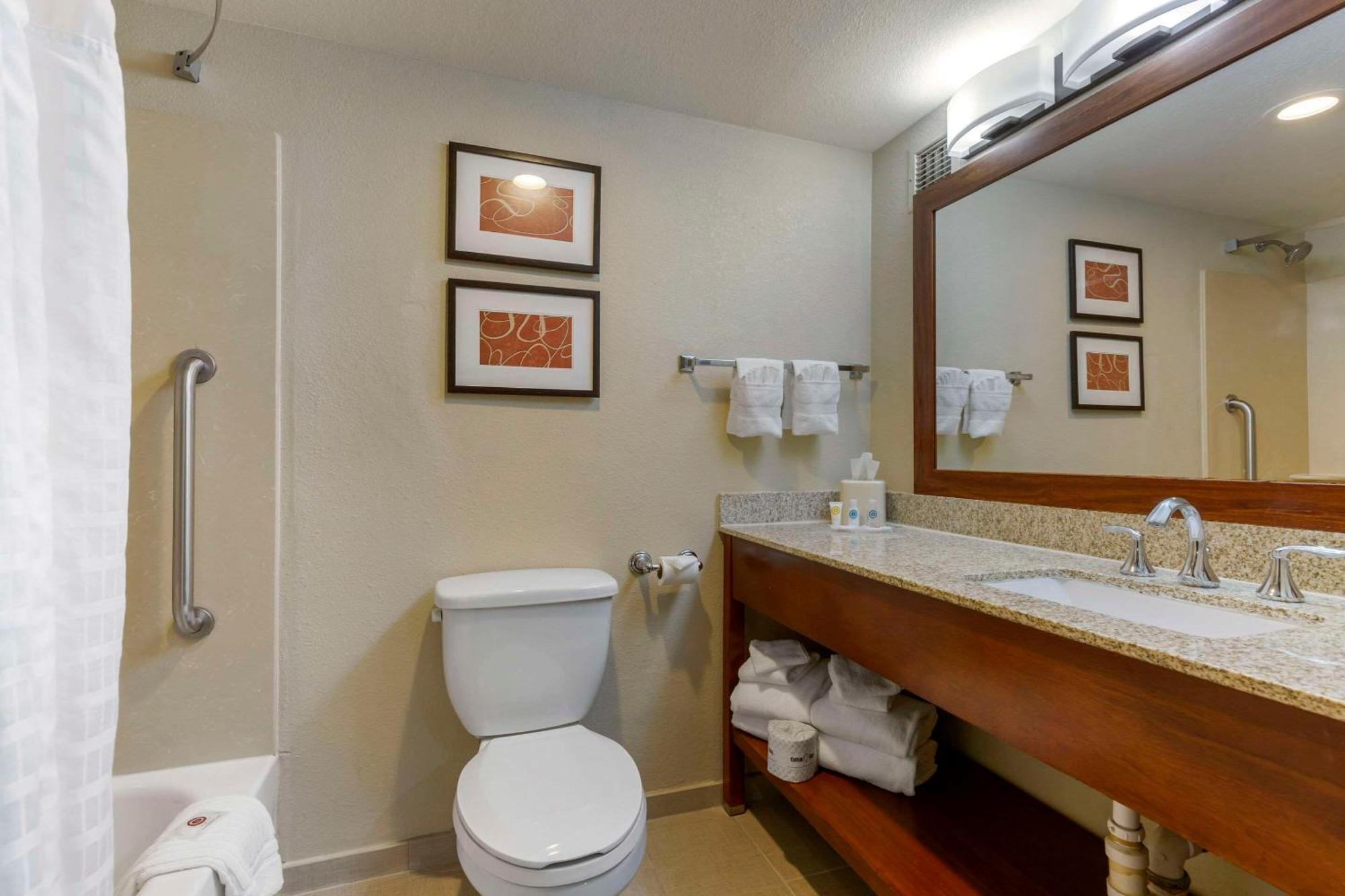 Comfort Suites Near Potomac Mills Woodbridge Bagian luar foto