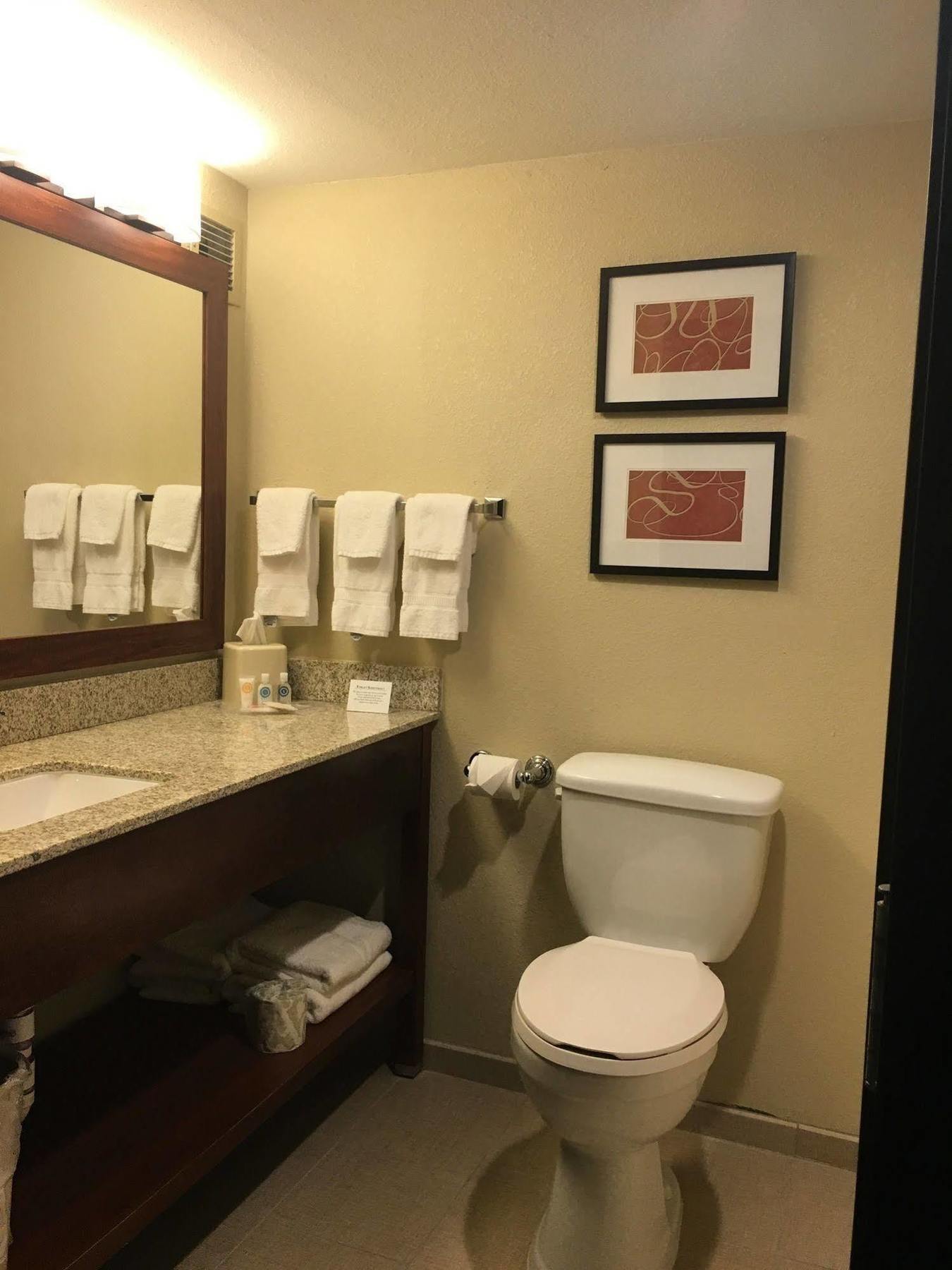 Comfort Suites Near Potomac Mills Woodbridge Bagian luar foto
